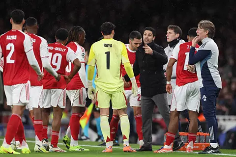 حل تكتيكي جديد.. أرتيتا يصنع نسخة مختلفة من أرسنال (تحليل)